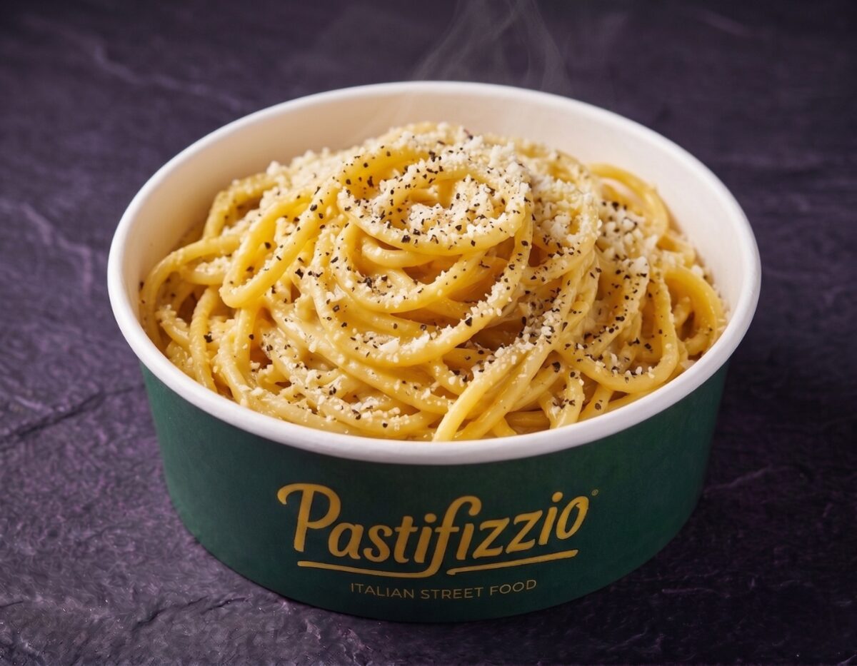 Cacio e Pepe · pasta fresca con Pecorino y pimienta negra