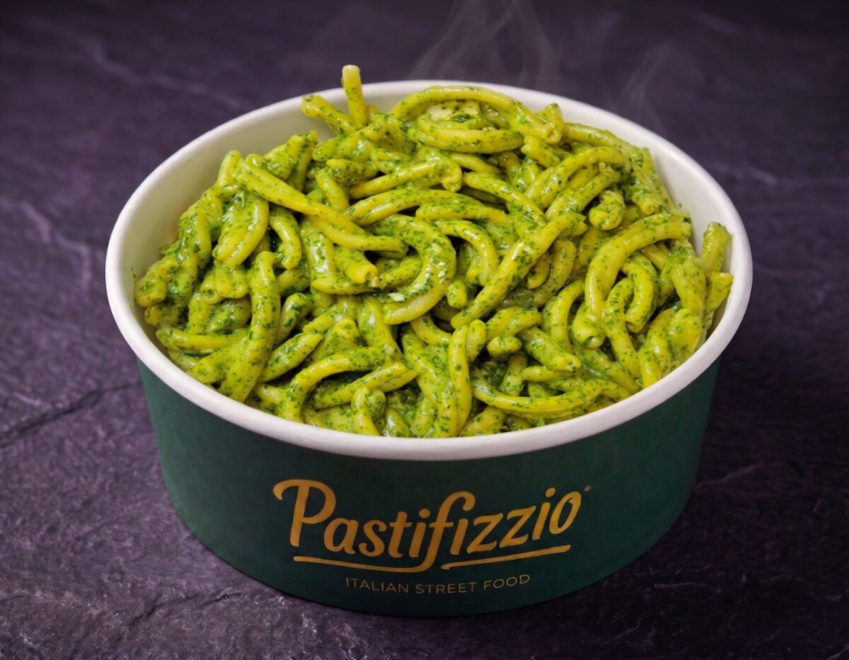Pesto Genovese · pasta fresca con albahaca, piñones y Grana Padano